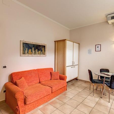 Apollo Apartments Colosseo Рим Екстер'єр фото