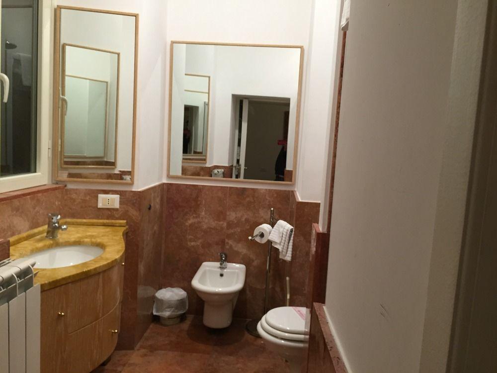 Apollo Apartments Colosseo Рим Екстер'єр фото