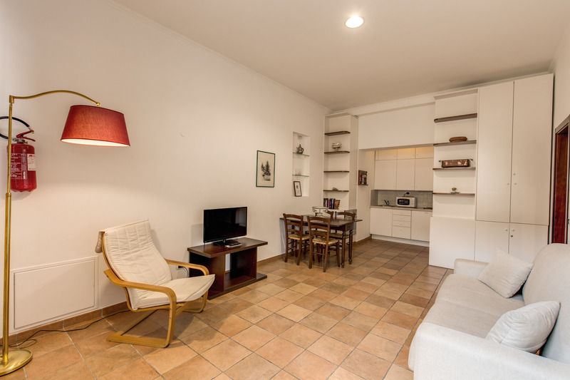 Apollo Apartments Colosseo Рим Екстер'єр фото