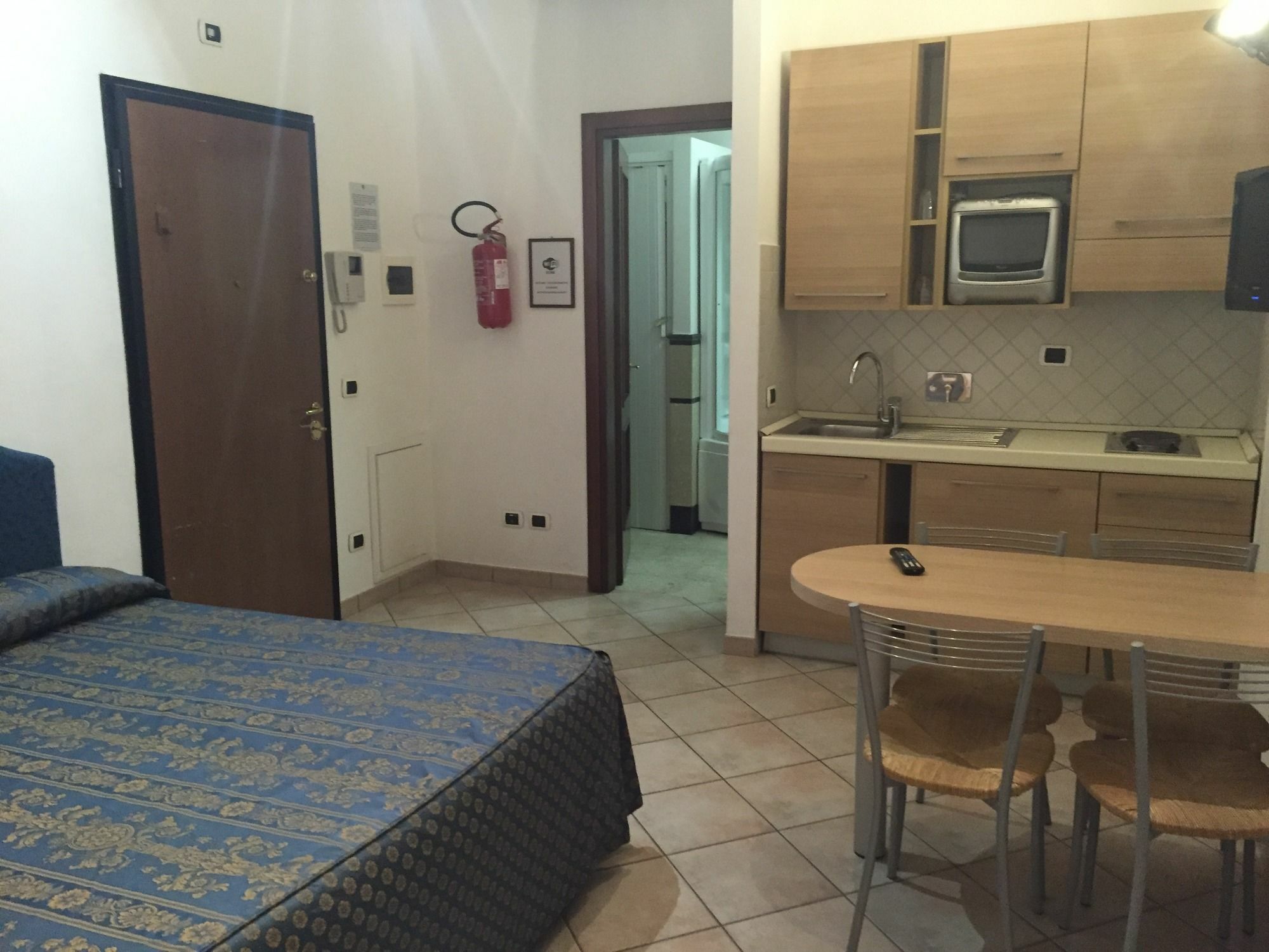 Apollo Apartments Colosseo Рим Екстер'єр фото