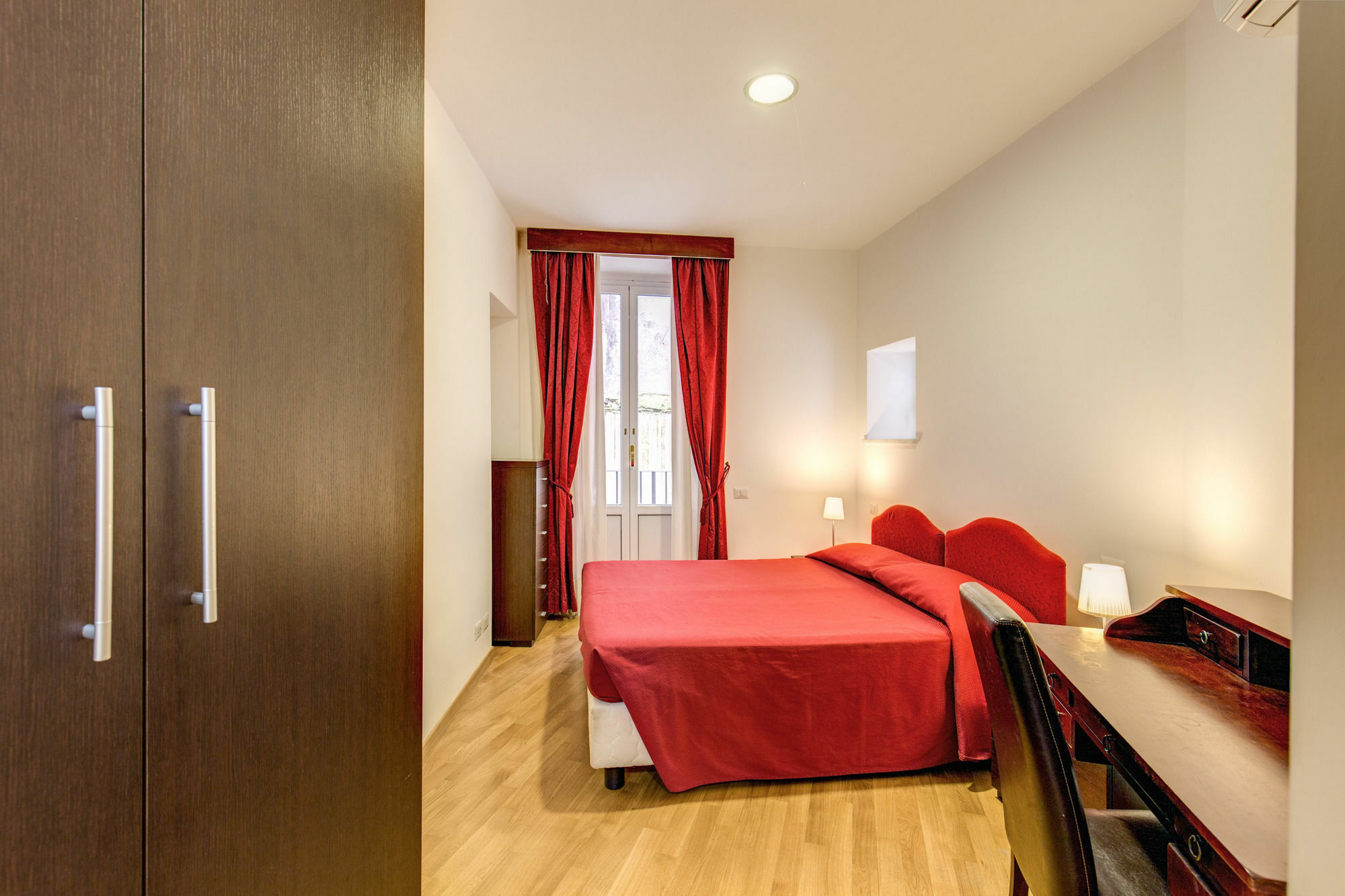 Apollo Apartments Colosseo Рим Екстер'єр фото
