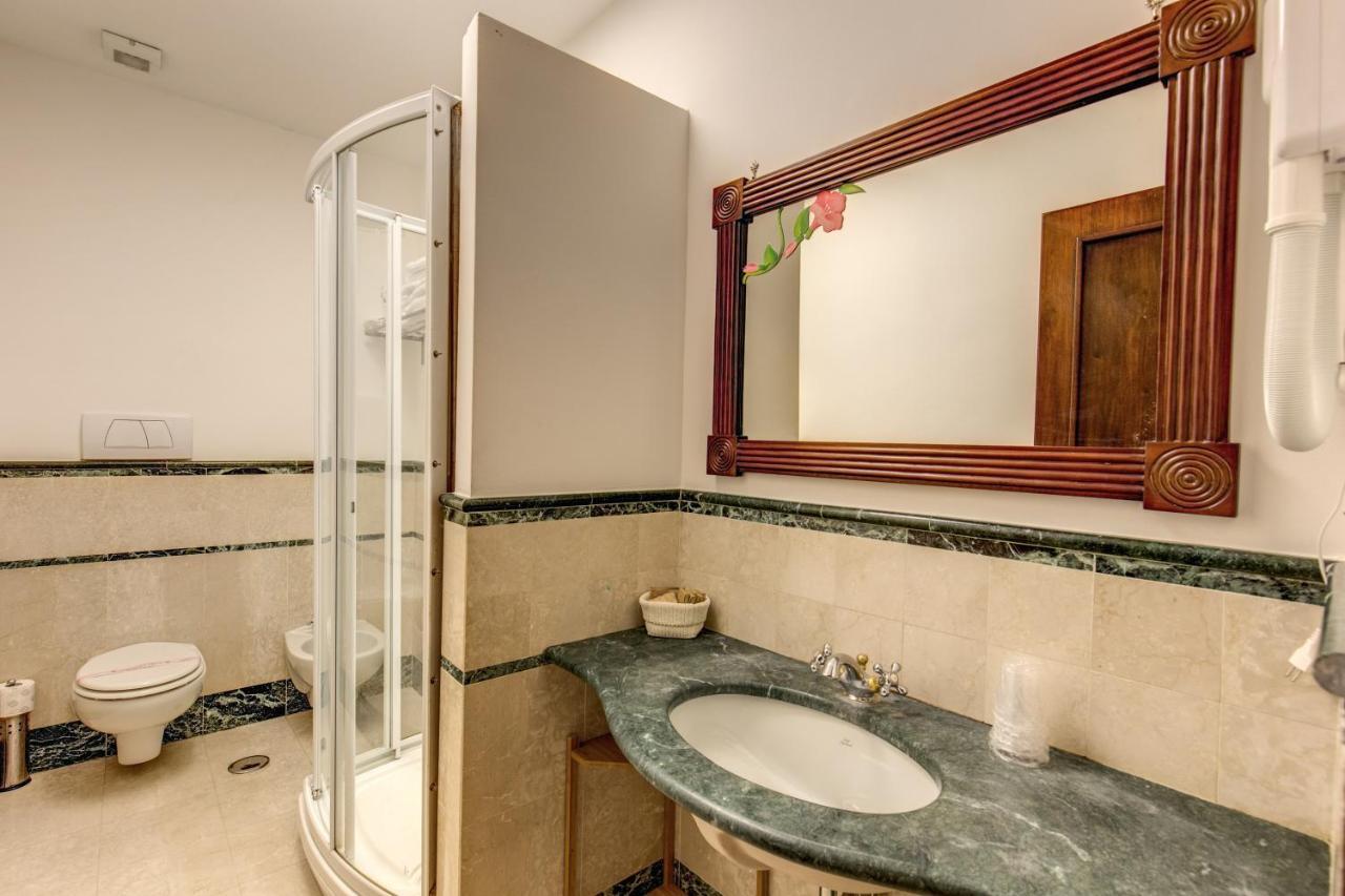 Apollo Apartments Colosseo Рим Екстер'єр фото