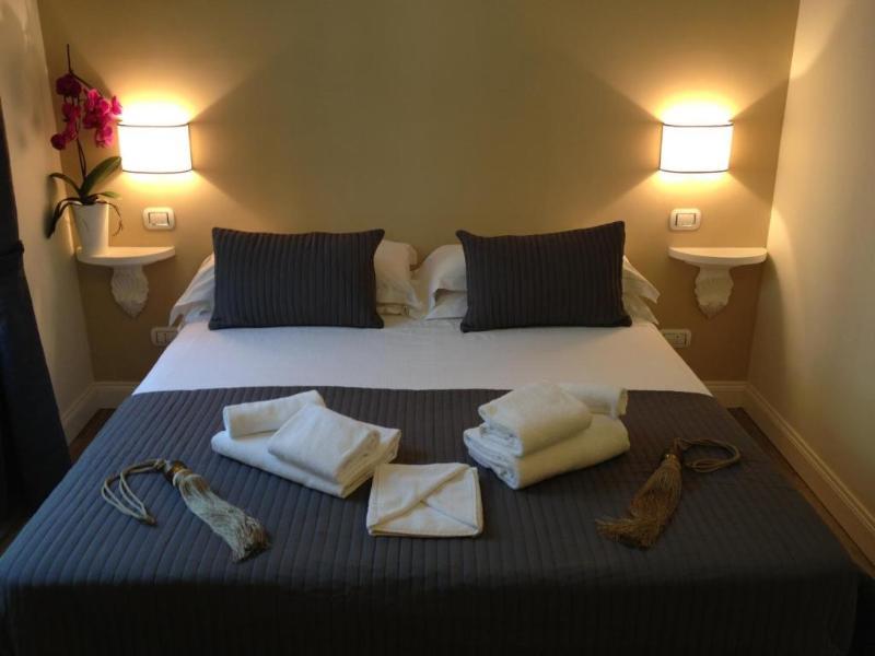 Apollo Apartments Colosseo Рим Екстер'єр фото